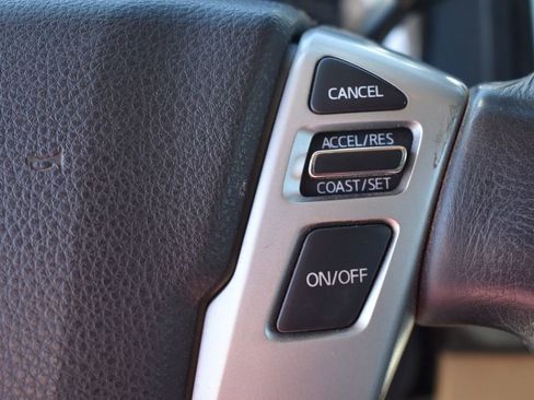 Used 2018 Nissan Titan SV w/ SV Convenience Package image 29