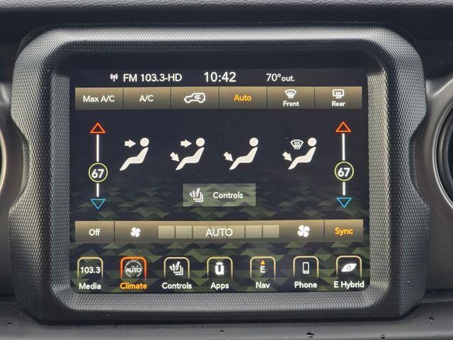 Used 2023 Jeep Wrangler Unlimited w/ Sun & Screen Package AWD/4WD image 31