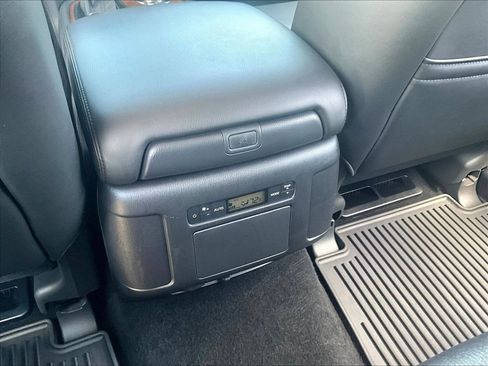 Used 2024 Nissan Armada SL w/ Captain's Chairs Package AWD/4WD image 12