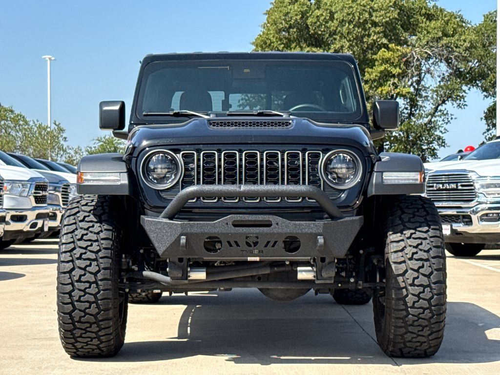 Used 2025 Jeep Gladiator Mojave AWD/4WD image 2