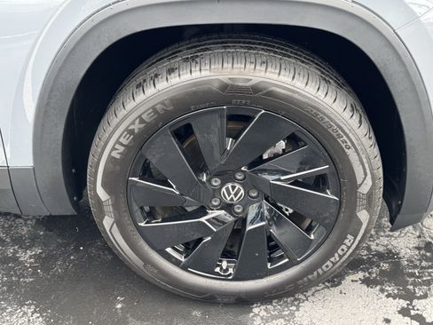 Used 2026 Volkswagen Atlas SE FWD image 11