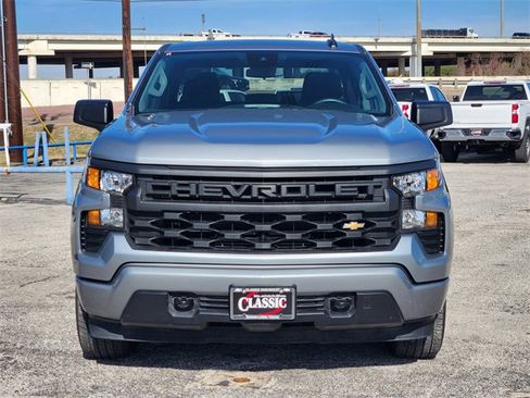 Used 2025 Chevrolet Silverado 1500 Custom image 2