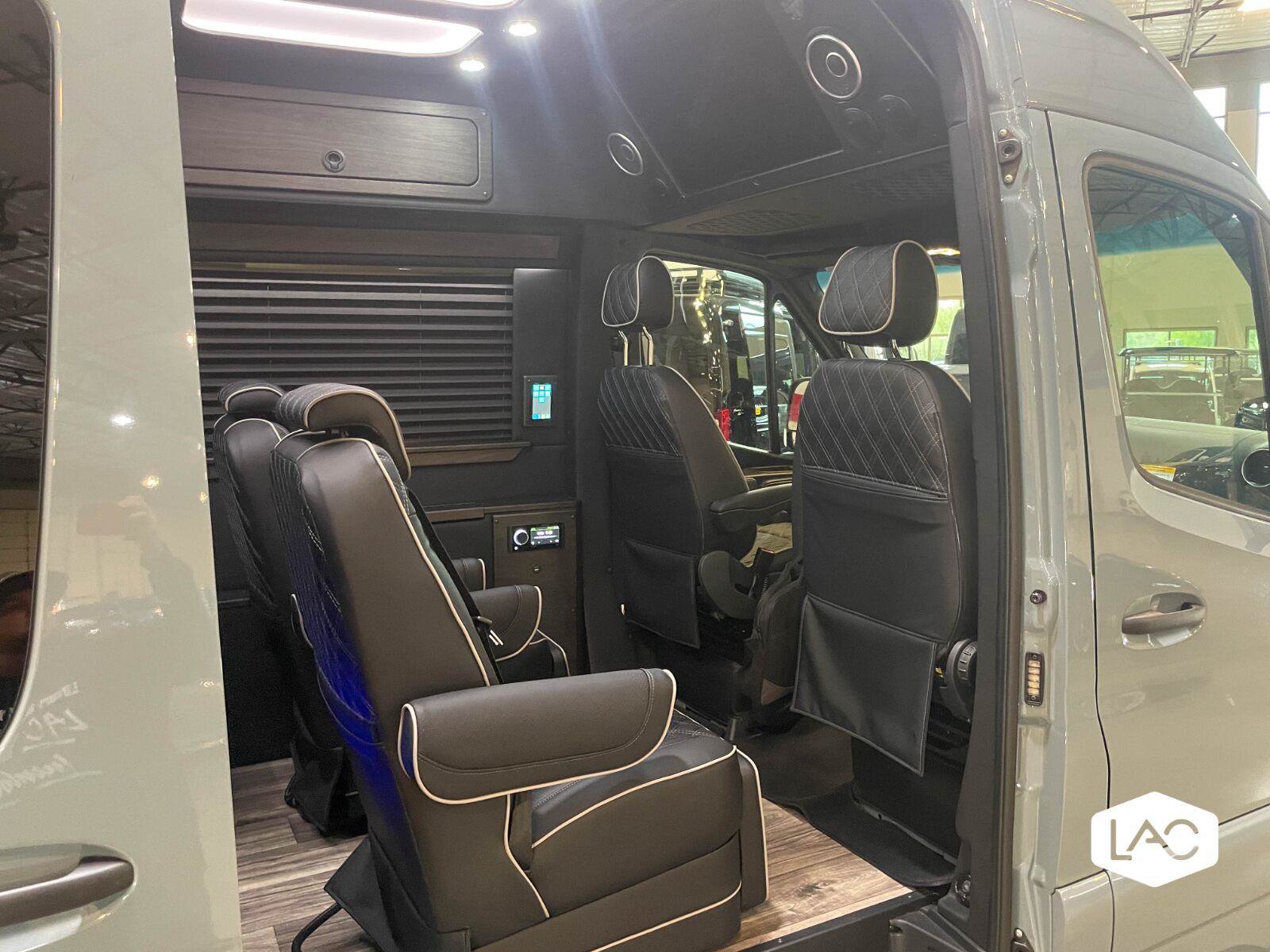 Used 2023 Mercedes-Benz Sprinter 2500 image 4