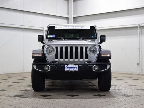 Used 2018 Jeep Wrangler Unlimited Sahara image 2