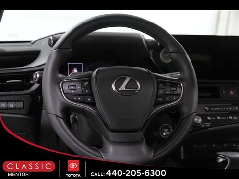 Used 2024 Lexus ES 300h Ultra Luxury image 7