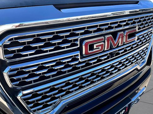 Used 2021 GMC Sierra 1500 Denali w/ Denali Ultimate Package AWD/4WD image 30
