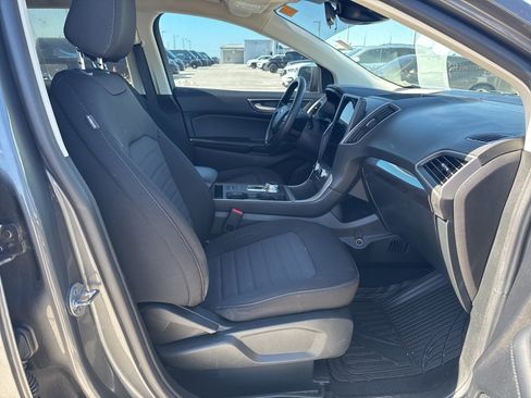 Used 2022 Ford Edge SE image 11