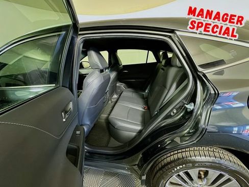 Used 2022 Toyota Venza Limited w/ Advanced Technology Package AWD/4WD image 23