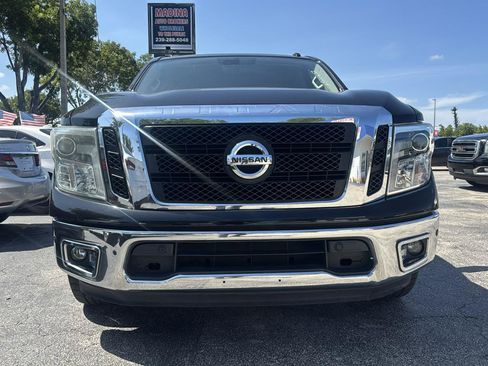 Used 2017 Nissan Titan SL RWD image 5