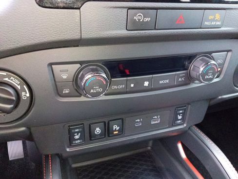 Used 2023 Nissan Frontier PRO-4X w/ Pro Convenience Package AWD/4WD image 18