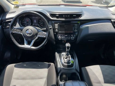 Certified 2022 Nissan Rogue Sport SV AWD/4WD image 13