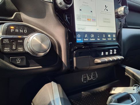 Used 2023 RAM 1500 Laramie AWD/4WD image 6