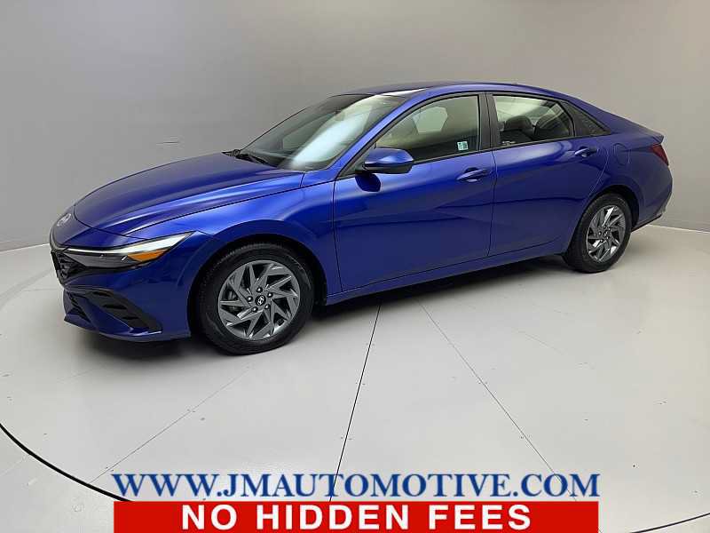Used 2024 Hyundai Elantra SEL FWD image 1
