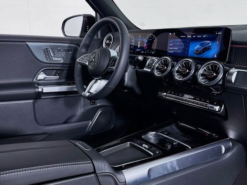 New 2025 Mercedes-Benz GLB 250 image 15