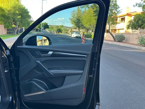 Used 2019 Audi Q5 Prestige w/ Prestige Package image 45