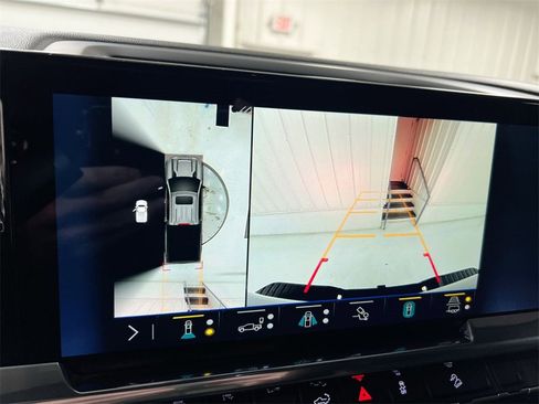 Certified 2025 Chevrolet Silverado 2500 LTZ w/ LTZ Plus Package image 15