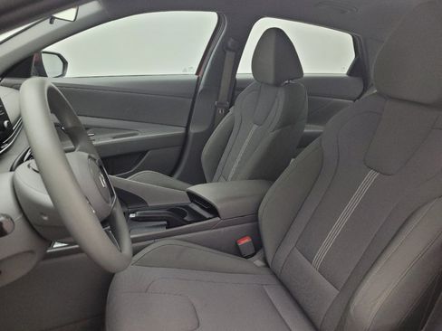 Used 2025 Hyundai Elantra SE FWD image 17