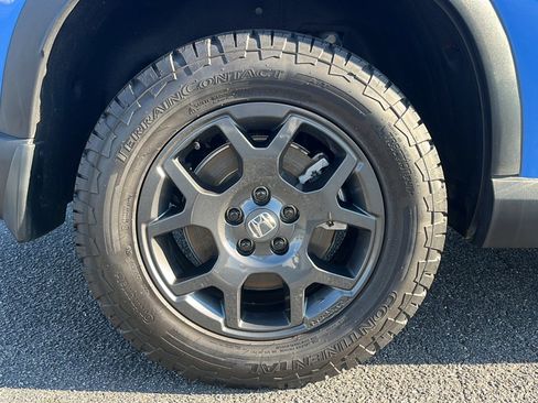 Used 2025 Honda Pilot TrailSport image 9