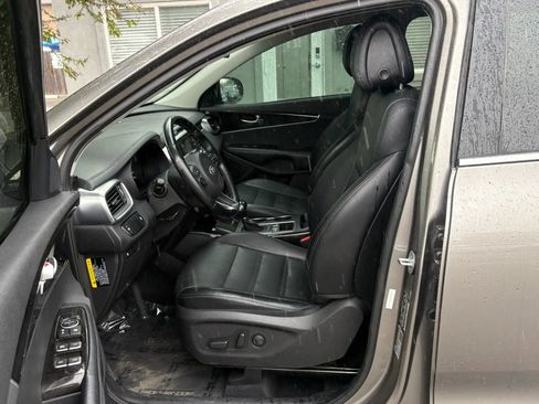 Used 2016 Kia Sorento EX image 9