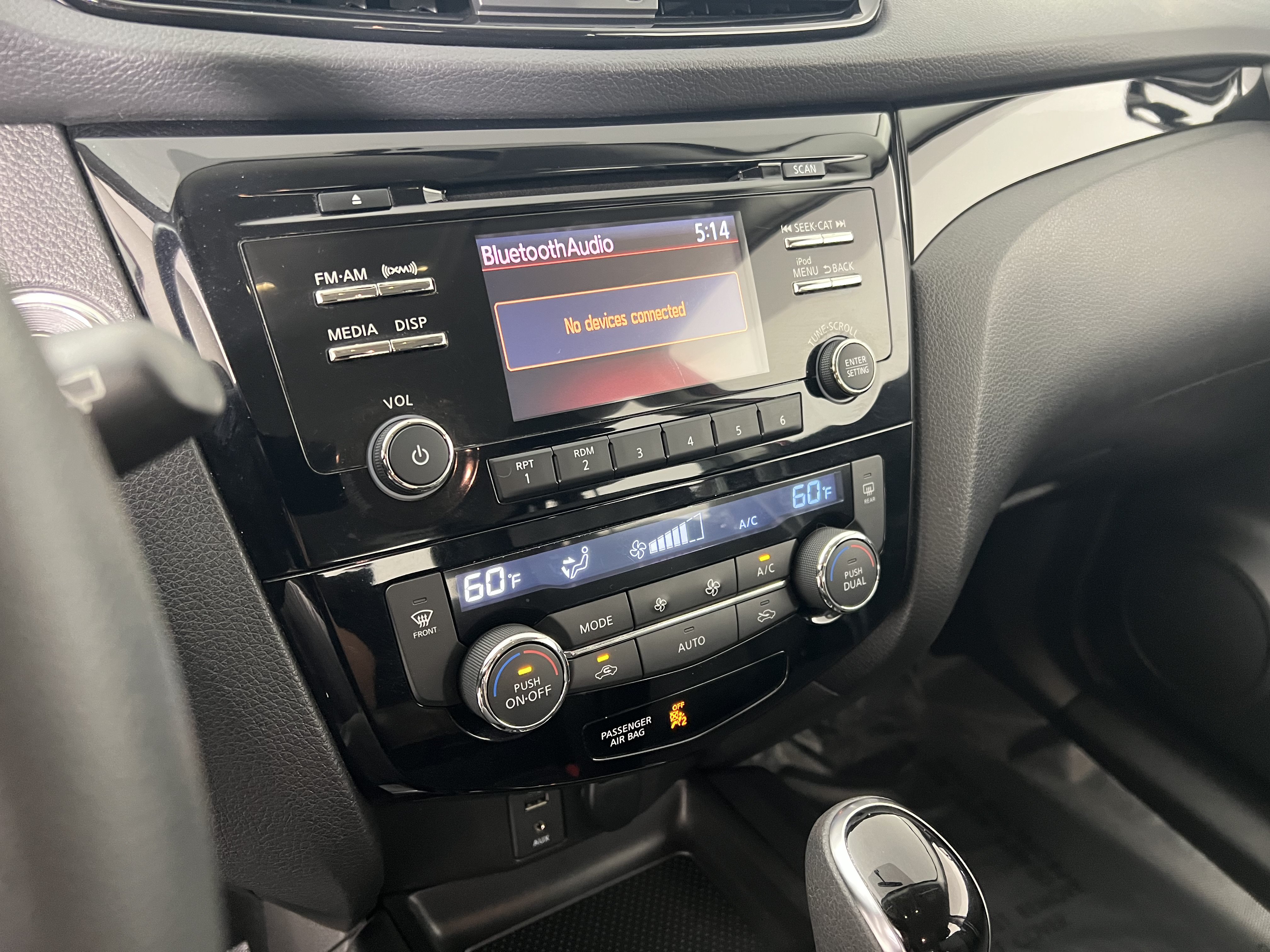 Used 2018 Nissan Rogue Sport SV AWD/4WD image 28