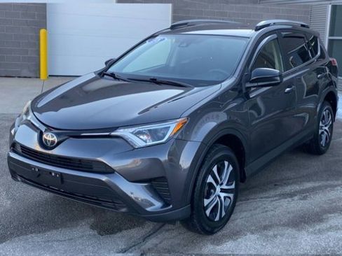 Used 2018 Toyota RAV4 LE w/ All Weather Liner Package image 5