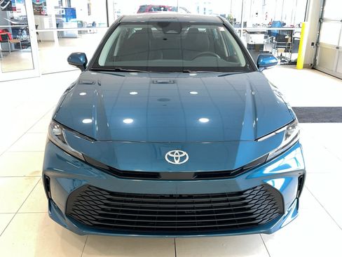 New 2026 Toyota Camry LE w/ Convenience Package FWD image 3