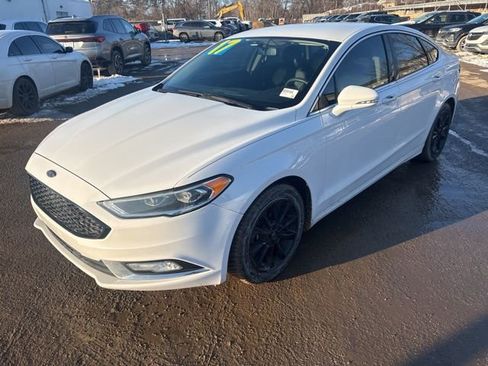 Used 2017 Ford Fusion SE w/ Fusion SE Technology Package image 11