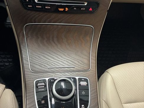 Used 2019 Mercedes-Benz GLC 300 4MATIC image 19