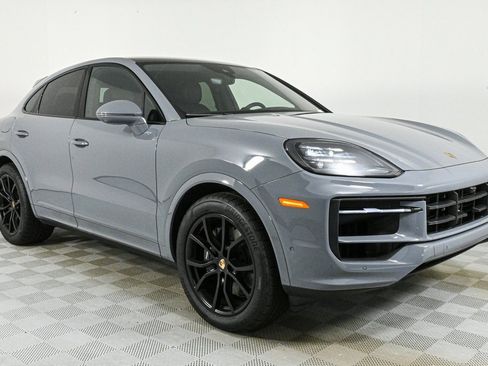 New 2025 Porsche Cayenne Coupe image 27