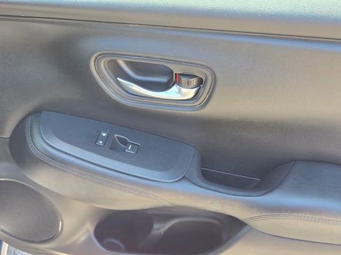Used 2025 Honda HR-V LX image 22