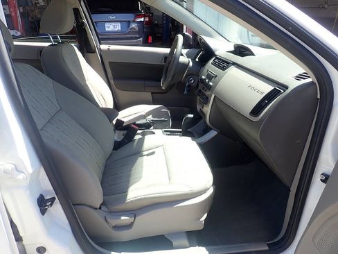 Used 2011 Ford Focus SE w/ Sedan SE Appearance Pkg FWD image 22