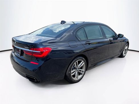 Used 2019 BMW 750i w/ Executive Package RWD image 5