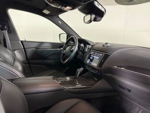 Used 2022 Maserati Levante Modena image 32