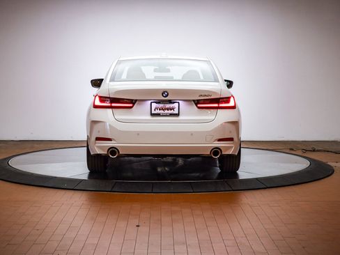 Used 2025 BMW 330i Sedan w/ Convenience Package image 5