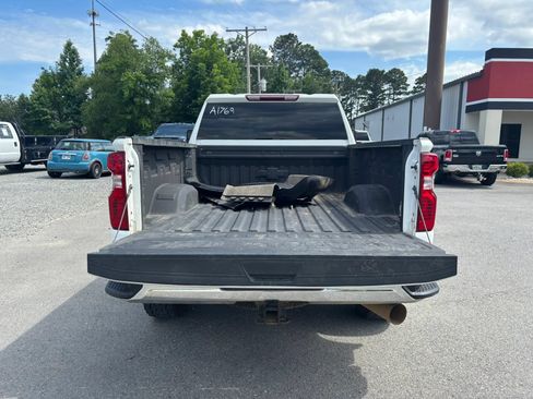 Used 2024 Chevrolet Silverado 2500 LT AWD/4WD image 17