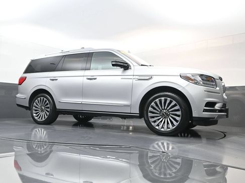 Used 2019 Lincoln Navigator Reserve AWD/4WD image 25