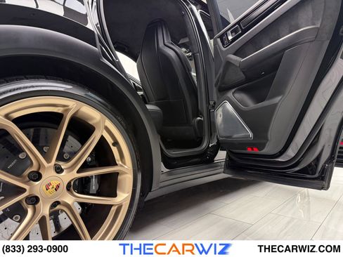 Used 2023 Porsche Cayenne Turbo GT image 82