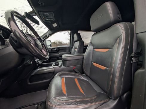 Used 2022 GMC Sierra 2500 AT4 w/ Snow Plow Prep/Camper Package image 29