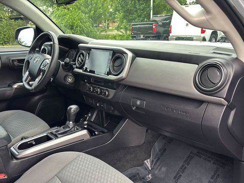Used 2021 Toyota Tacoma SR5 RWD image 13