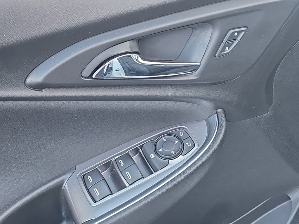 Used 2020 Chevrolet Malibu LT FWD image 12