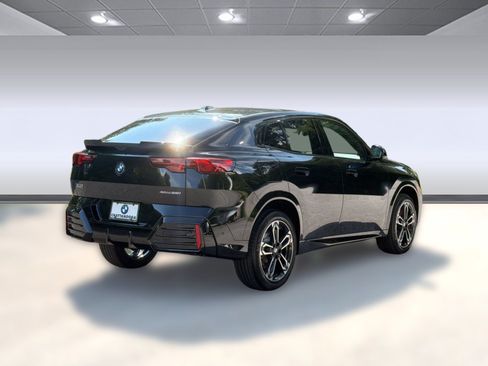 Used 2026 BMW X2 xDrive28i w/ M Sport Package AWD/4WD image 9