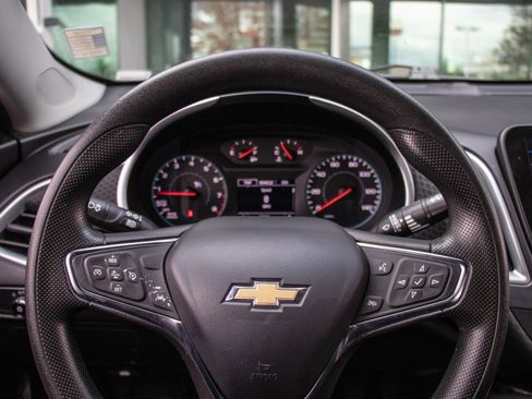 Used 2024 Chevrolet Malibu LT image 13