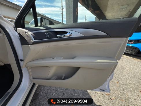 Used 2020 Lincoln MKZ image 30