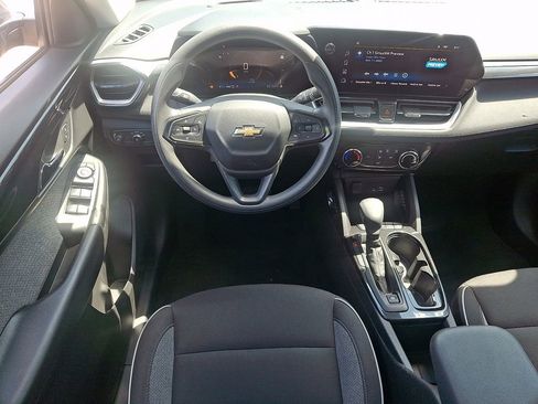 Used 2024 Chevrolet TrailBlazer LT AWD/4WD image 11