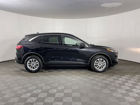 Used 2022 Ford Escape SE image 5