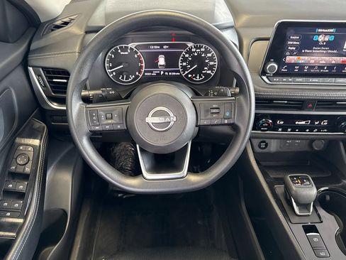Certified 2024 Nissan Rogue SV FWD image 14