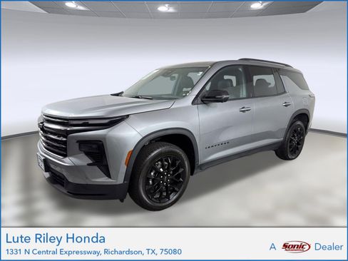 Used 2024 Chevrolet Traverse LT w/ Enhanced Driving Package image 1