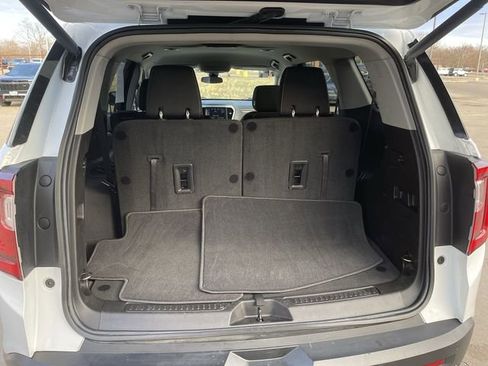 Used 2023 GMC Acadia SLE w/ Driver Convenience Package image 23