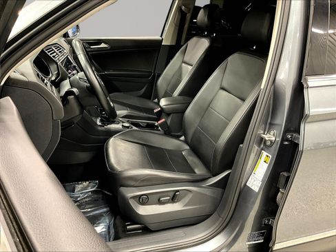 Used 2018 Volkswagen Tiguan SE AWD/4WD image 21