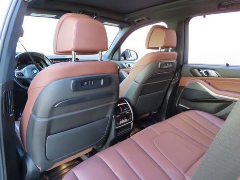 Used 2022 BMW X5 xDrive40i AWD/4WD image 26